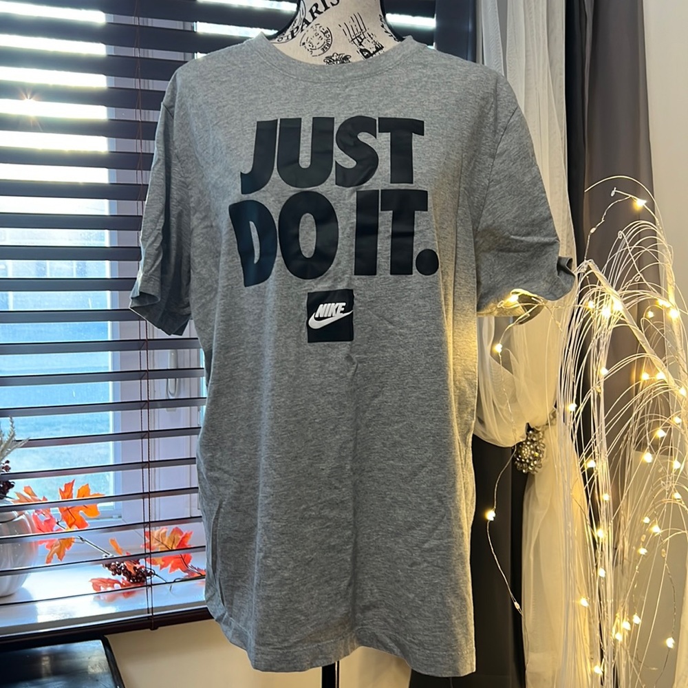 Nike T-shirt